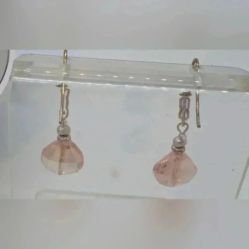 NWOT Blush Irredecent Fresh Water Pearl Earrings